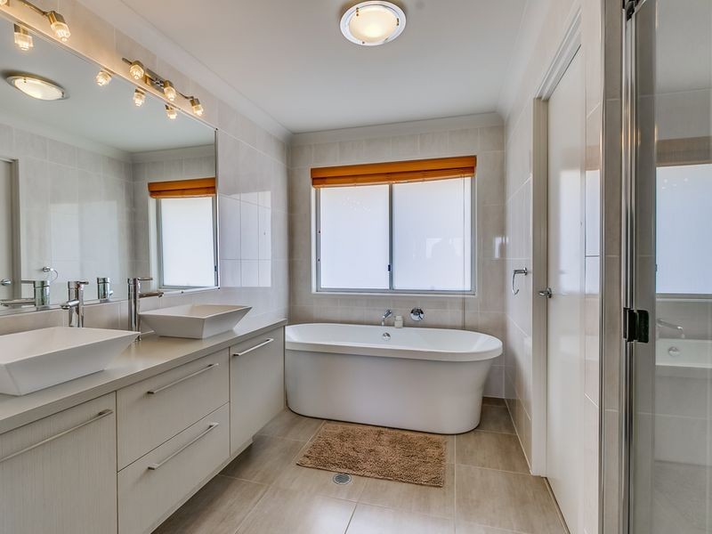 10 Bay Crest Place, Thornlands QLD 4164