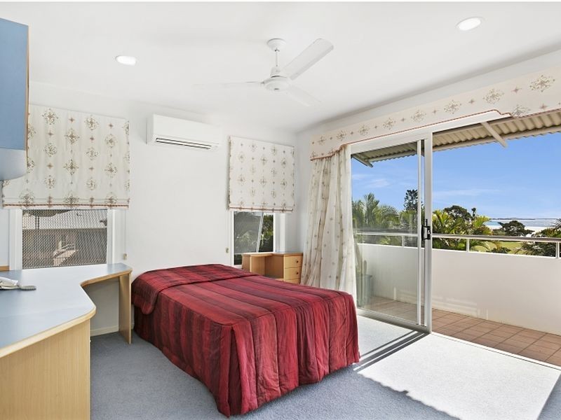 25 Mainsail Street, Birkdale QLD 4159