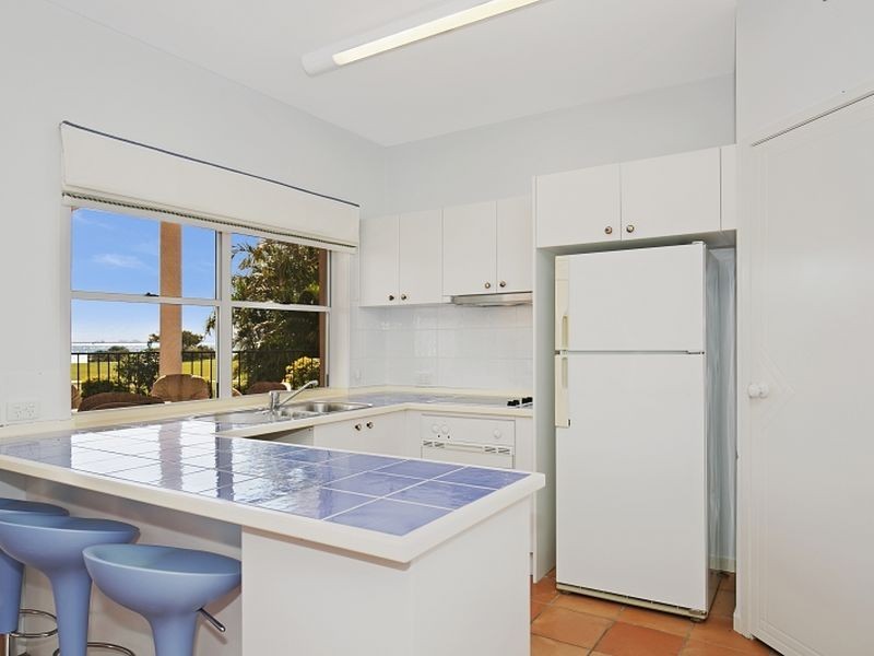 25 Mainsail Street, Birkdale QLD 4159