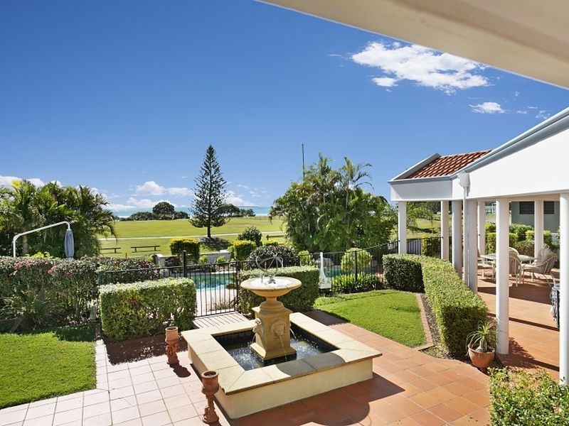 25 Mainsail Street, Birkdale QLD 4159