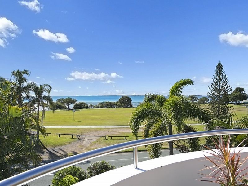 25 Mainsail Street, Birkdale QLD 4159