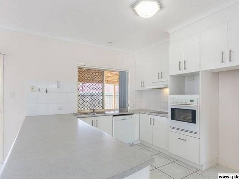8 Manuela Street, Victoria Point QLD 4165