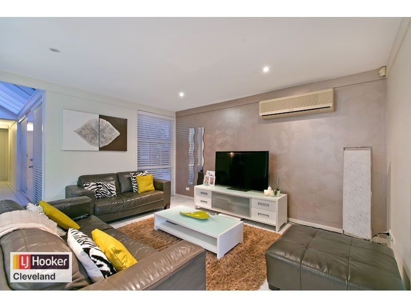 5 Captains Court, Raby Bay QLD 4163