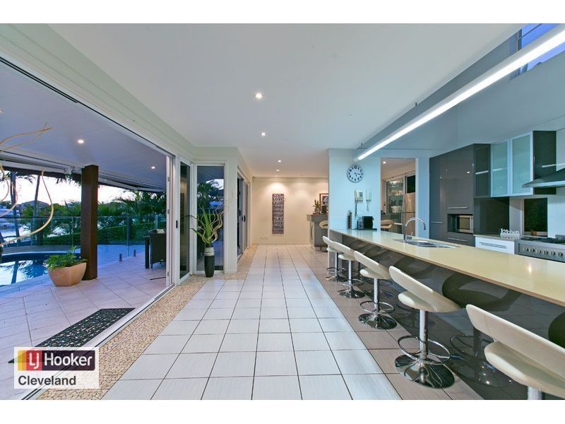 5 Captains Court, Raby Bay QLD 4163