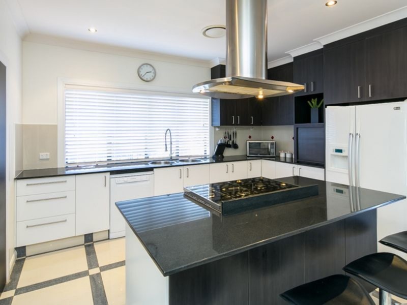 25 Caswell Crescent, Redland Bay QLD 4165