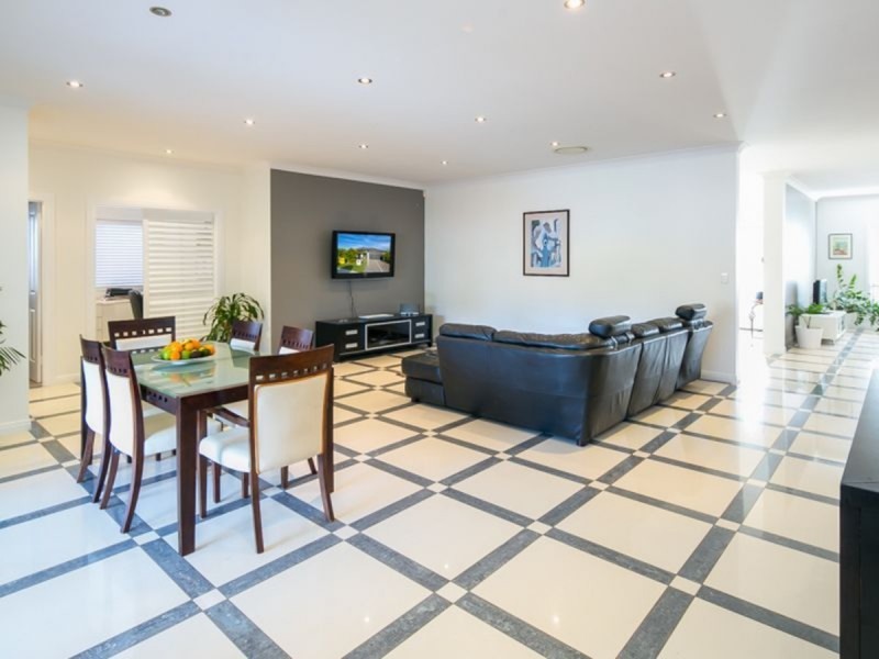 25 Caswell Crescent, Redland Bay QLD 4165