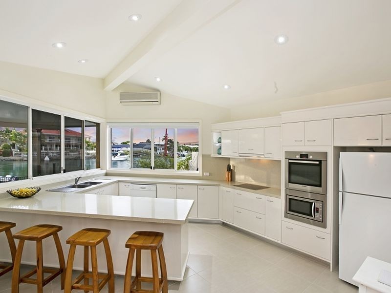 30 Anchorage Drive, Raby Bay QLD 4163