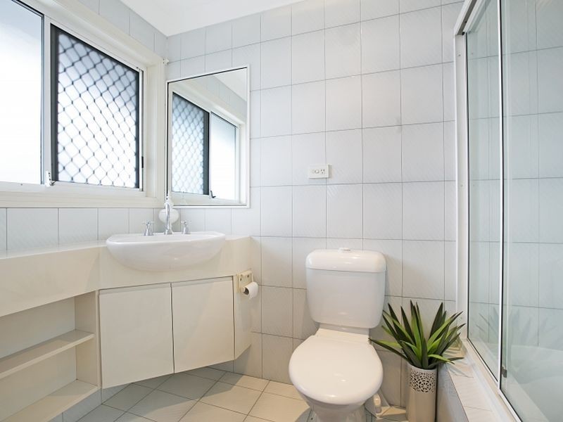 30 Anchorage Drive, Raby Bay QLD 4163