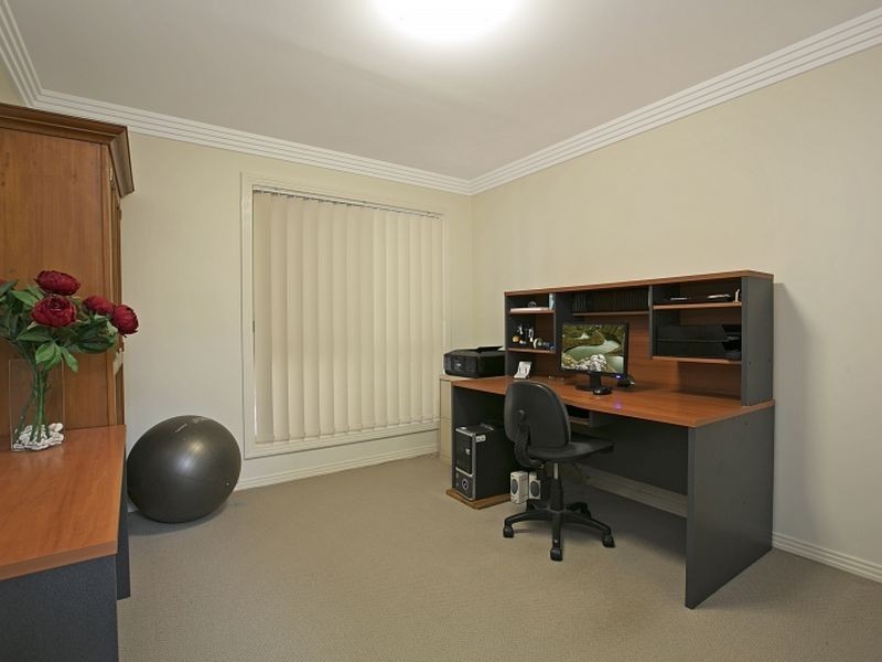 30 Anchorage Drive, Raby Bay QLD 4163
