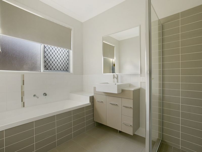 28 Marine Street, Redland Bay QLD 4165