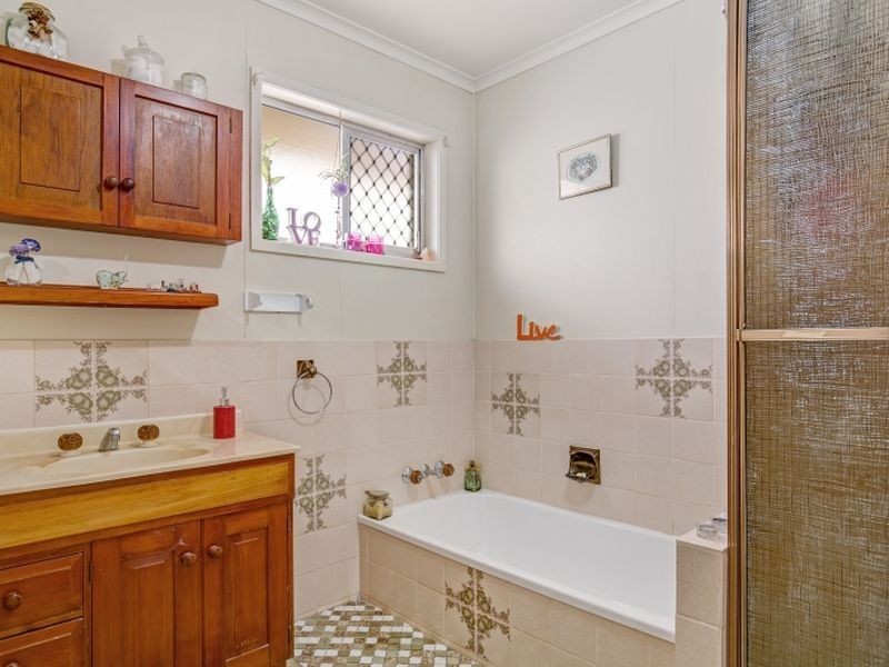 4 Michelle Court, Cleveland QLD 4163