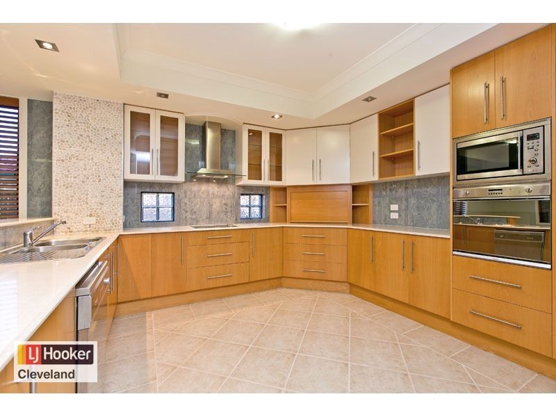 9 Bertson Crescent, Wellington Point QLD 4160