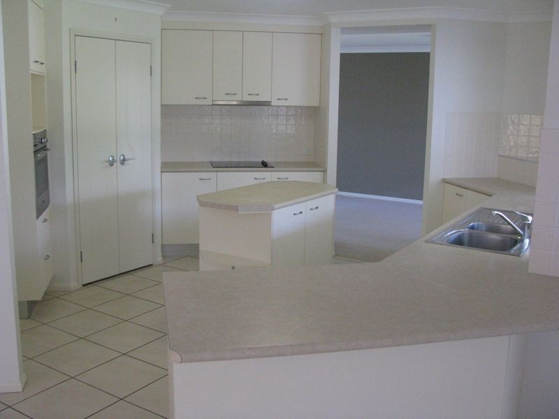 12 Discovery Place, Wellington Point QLD 4160