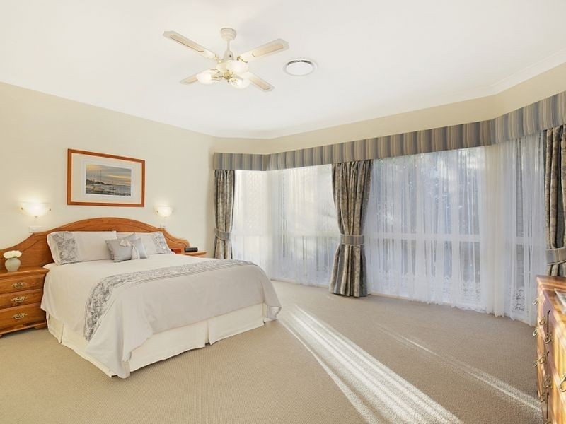 8 The Rampart, Redland Bay QLD 4165