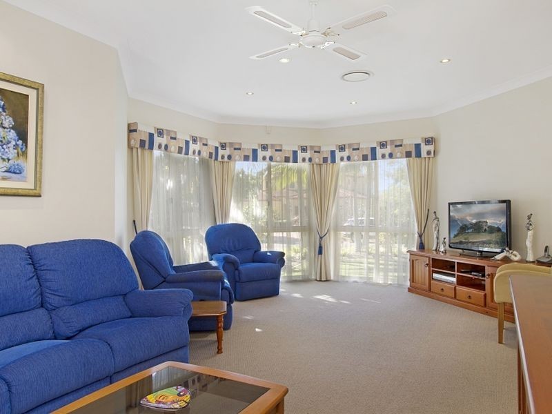 8 The Rampart, Redland Bay QLD 4165