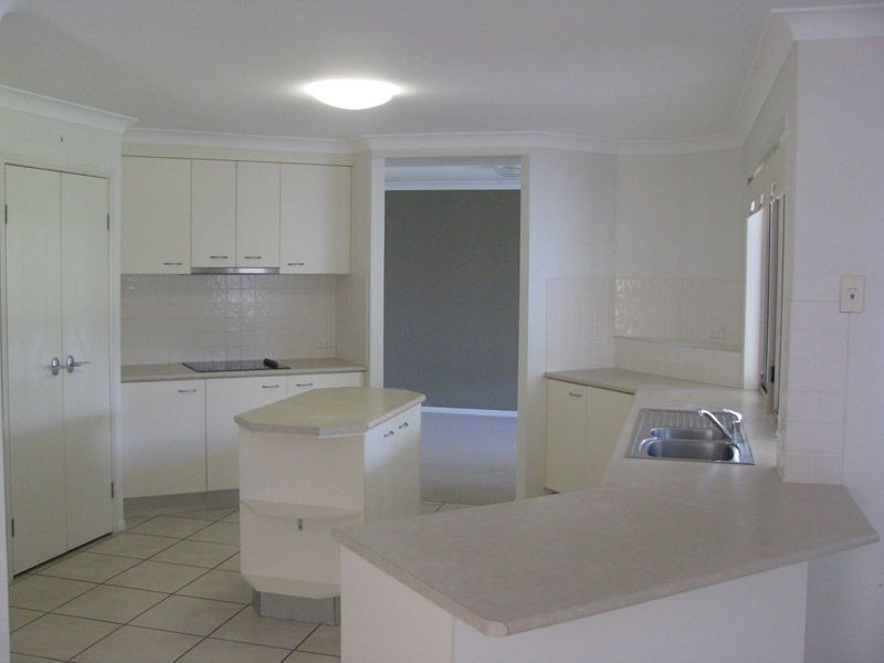 12 Discovery Place, Wellington Point QLD 4160