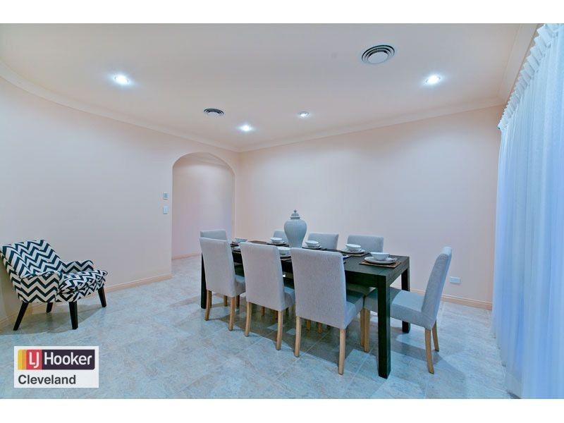 5 Martingale Court, Raby Bay QLD 4163