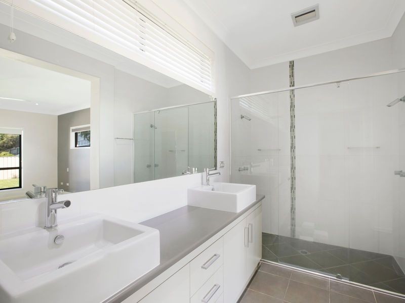 27 Aquila Street, Redland Bay QLD 4165