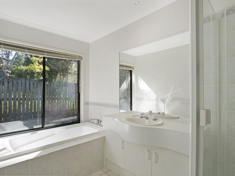 4 Riseborough Terrace, Cleveland QLD 4163