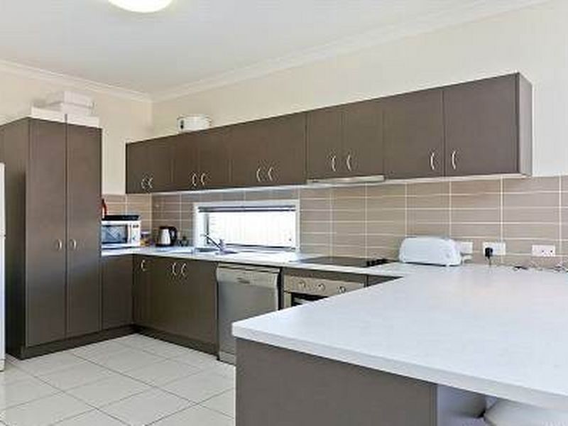 17 Myra Street, Birkdale QLD 4159