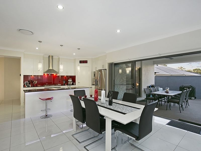 35 Riley Peter Place, Cleveland QLD 4163