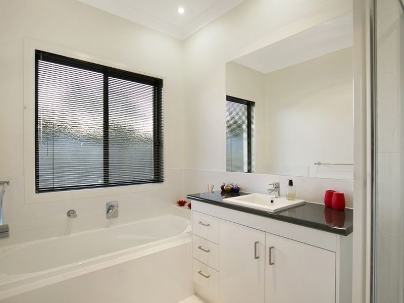 35 Riley Peter Place, Cleveland QLD 4163