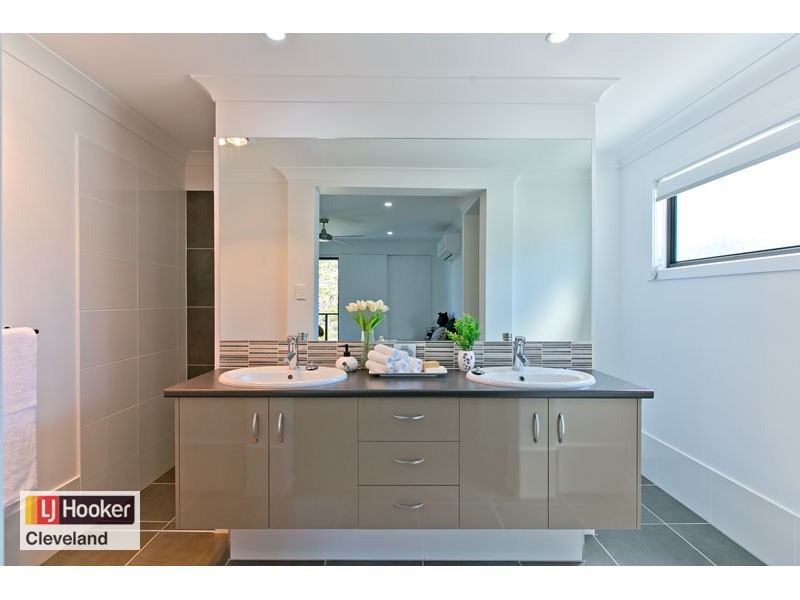 11 Buckland Street, Wellington Point QLD 4160