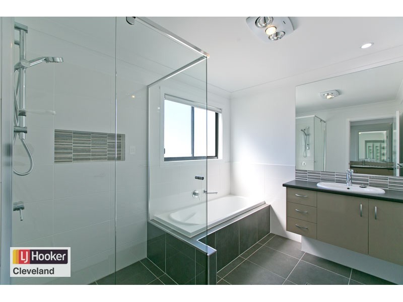 11 Buckland Street, Wellington Point QLD 4160