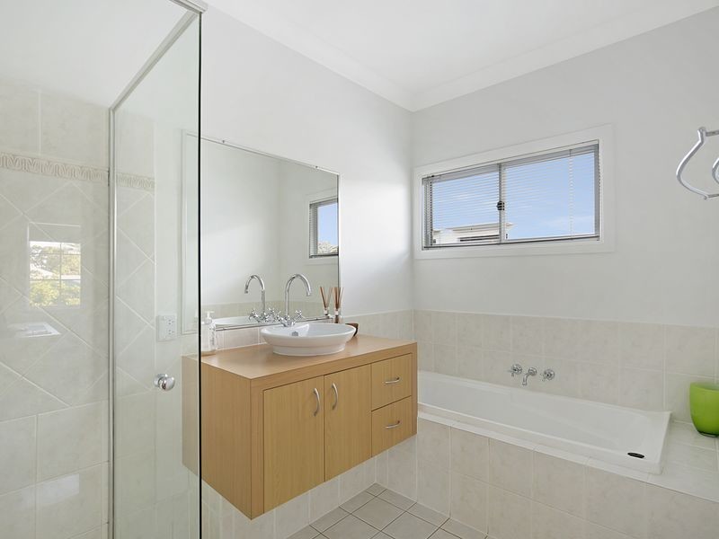 6 Paxton Street, Raby Bay QLD 4163