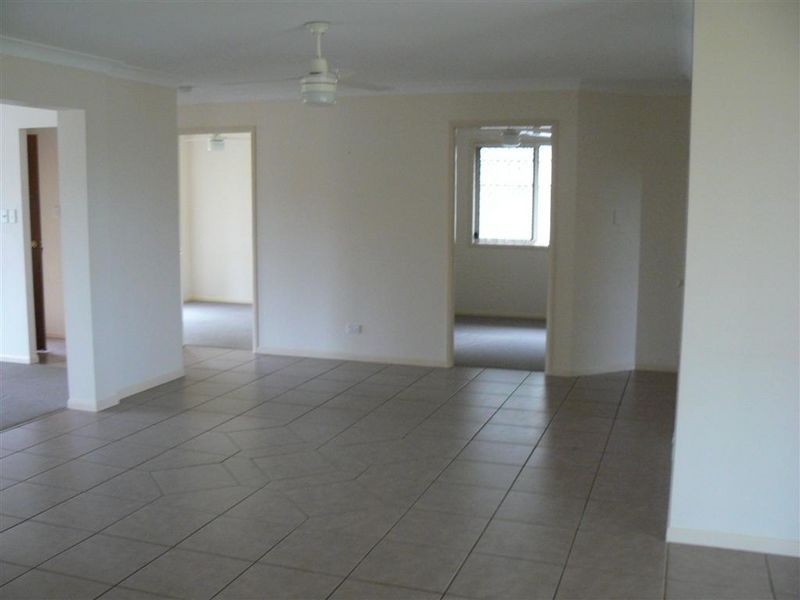 8 Daydream Street, Redland Bay QLD 4165