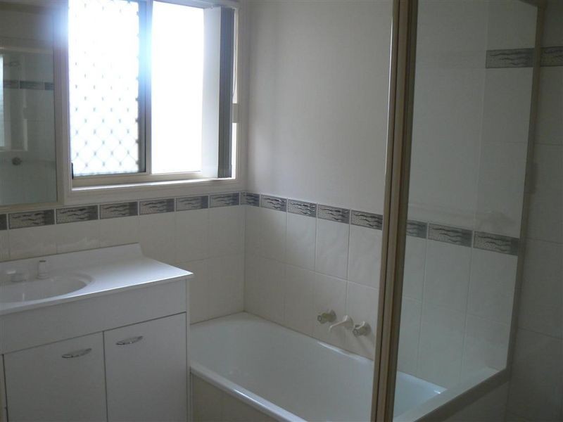 8 Daydream Street, Redland Bay QLD 4165