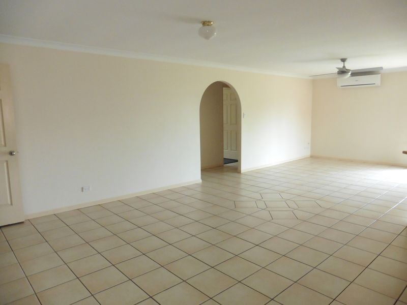 9 Roger Court, Redland Bay QLD 4165