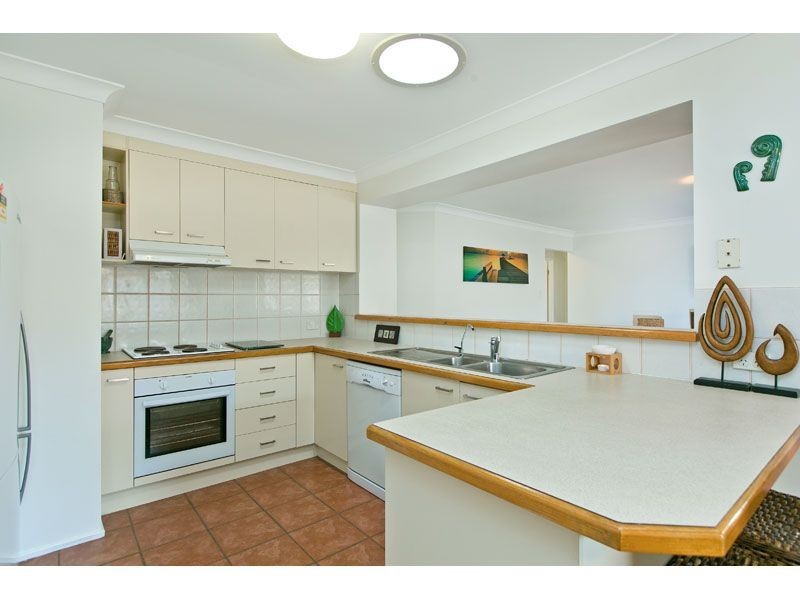 6 Sweetlip Court, Birkdale QLD 4159