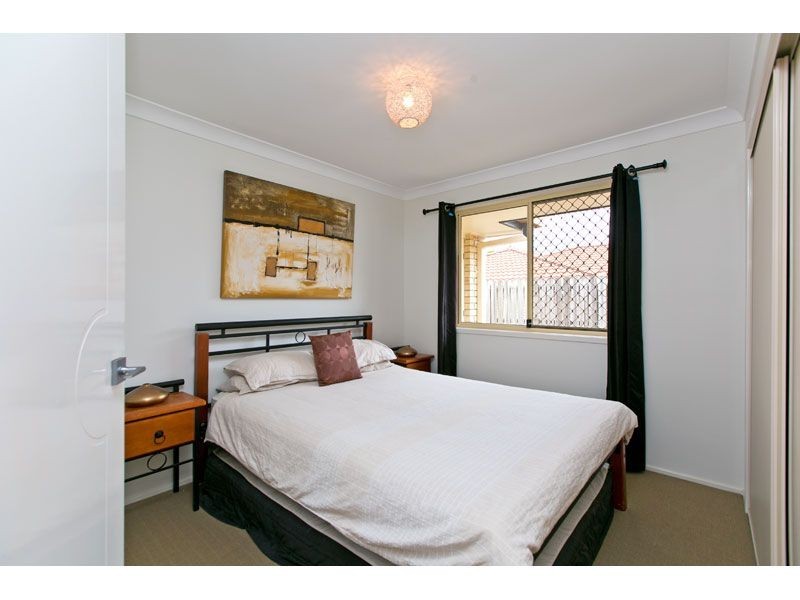 6 Sweetlip Court, Birkdale QLD 4159