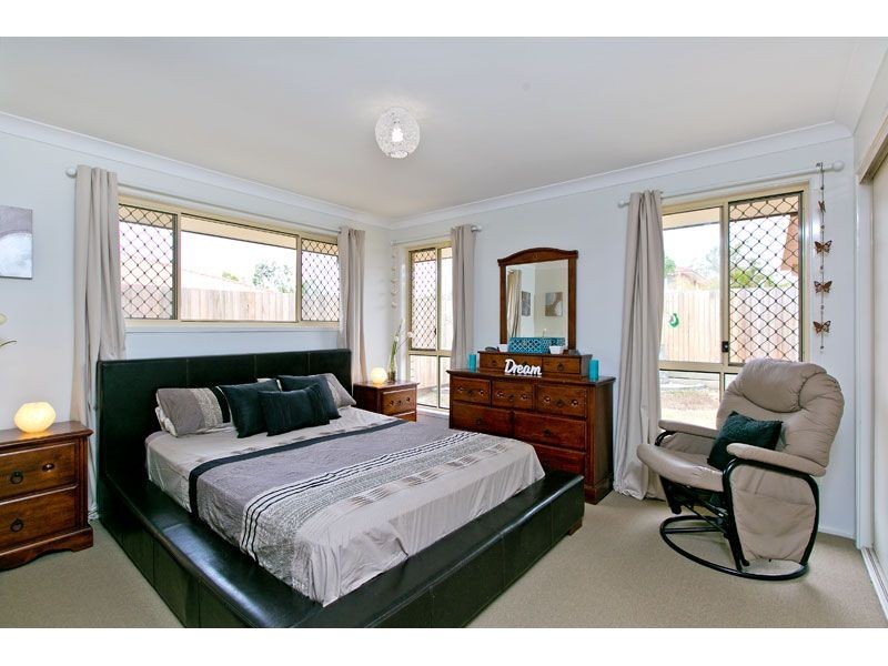 6 Sweetlip Court, Birkdale QLD 4159