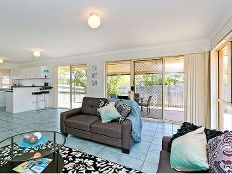 1 Rachael Court, Wynnum West QLD 4178