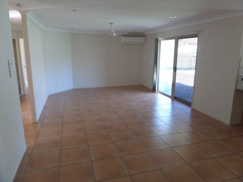 3 Spike Street, Redland Bay QLD 4165