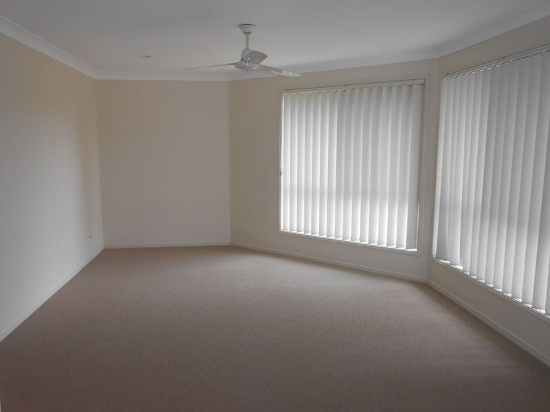 3 Spike Street, Redland Bay QLD 4165