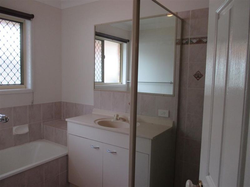 3 Carolyn Place, Redland Bay QLD 4165