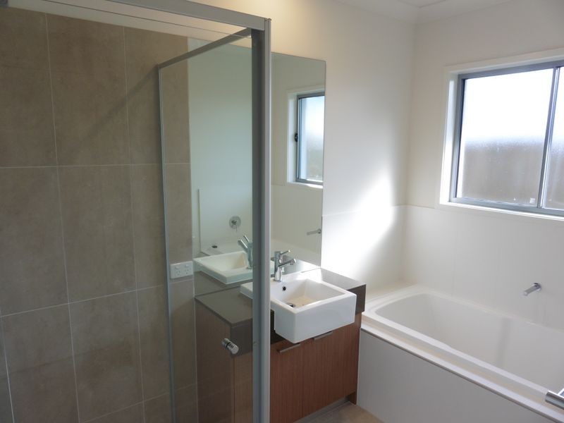 1 Mapleton Crescent, Capalaba QLD 4157