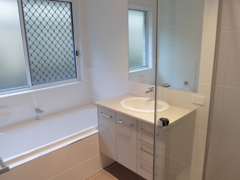 27 Burbank Road, Birkdale QLD 4159