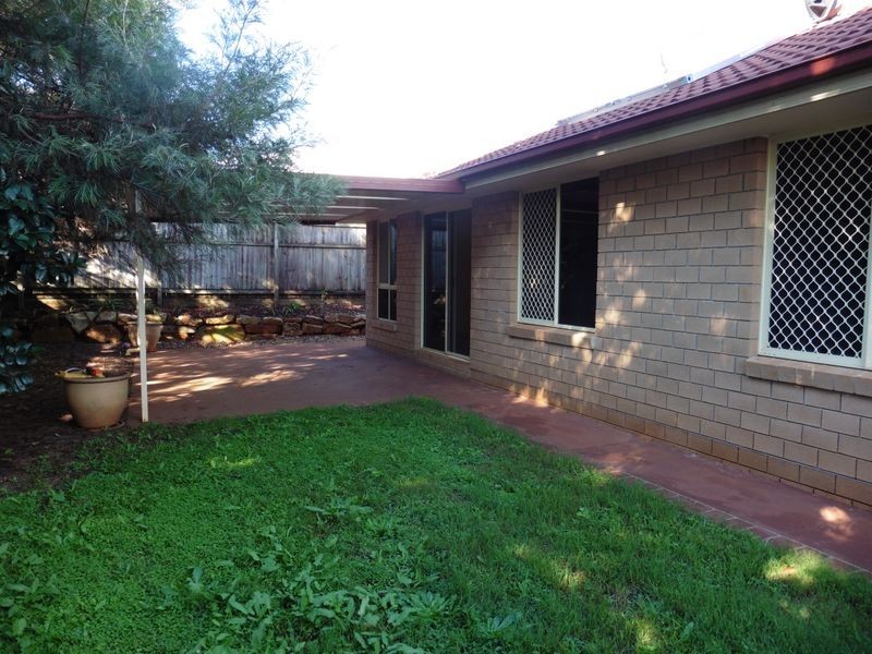 12 Lanyard Place, Redland Bay QLD 4165