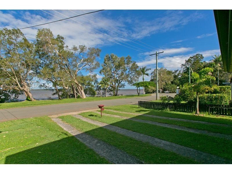 105 Torquay Road, Redland Bay QLD 4165