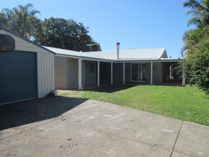 11 Jay Crescent, Redland Bay QLD 4165