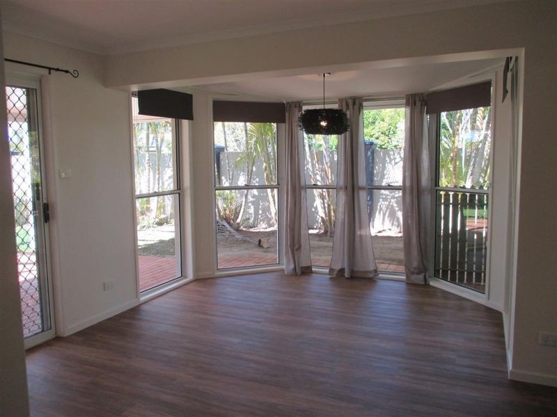 11 Jay Crescent, Redland Bay QLD 4165