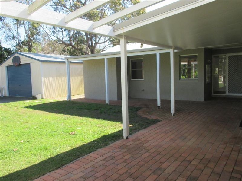 11 Jay Crescent, Redland Bay QLD 4165