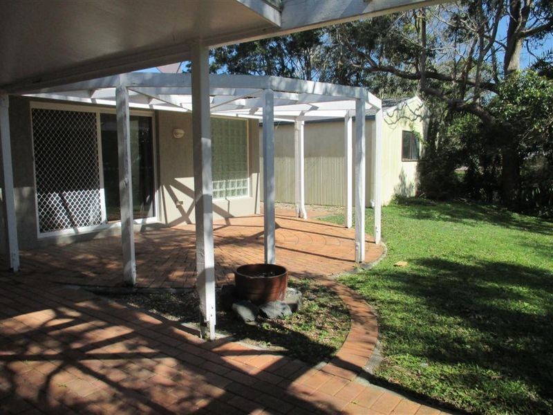 11 Jay Crescent, Redland Bay QLD 4165