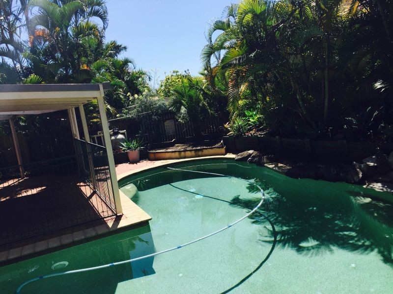 6 Robert Court, Redland Bay QLD 4165