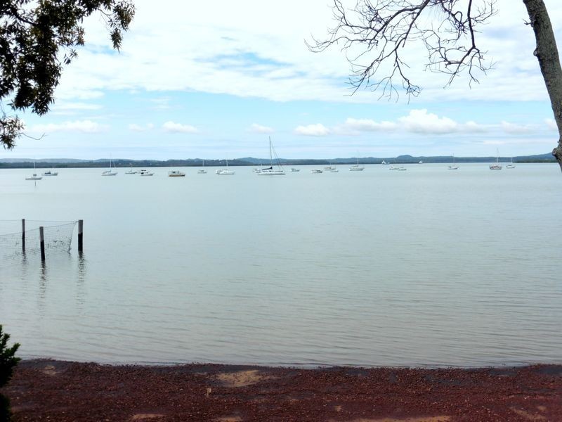 6 Robert Court, Redland Bay QLD 4165