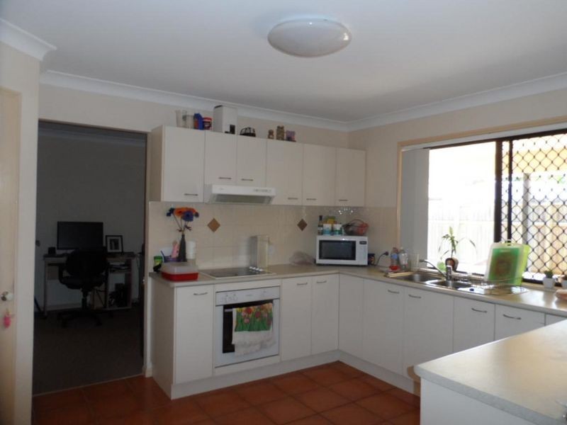 2 Seaholly Crescent, Victoria Point QLD 4165